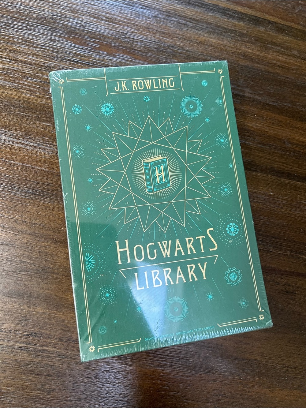 NWT  Hogwarts Library Three Book Set - Green
